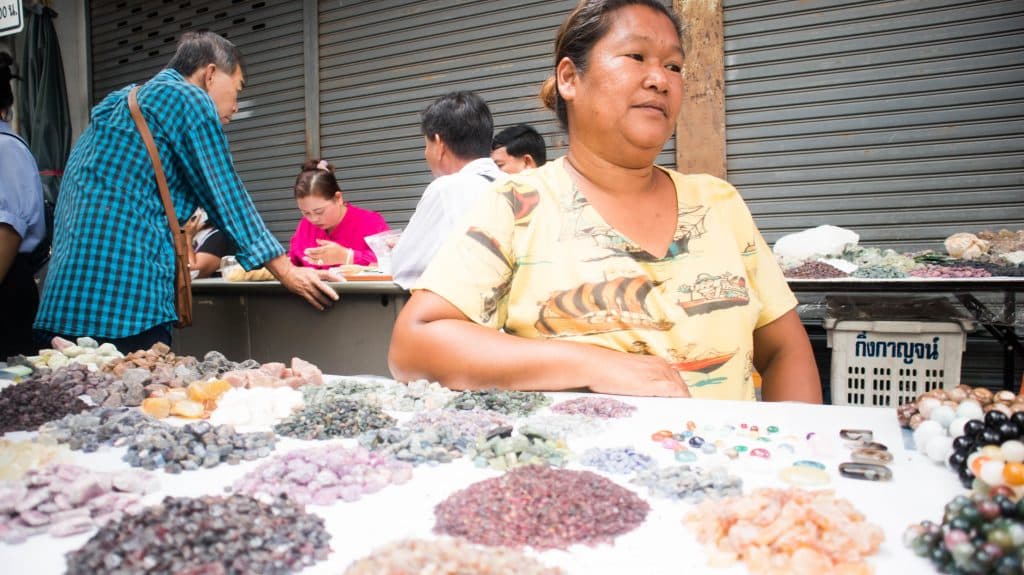 sellers of precious stones in chanthaburi market